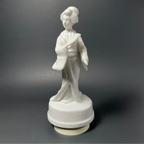 Maruho Other - Maruho Japan Geisha Spinning Music Box